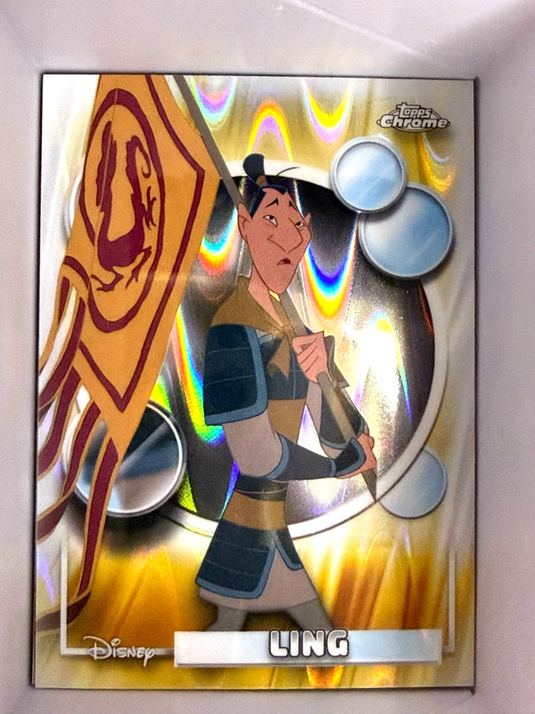2026 Topps Chrome Disney Ling #131 Mulan Raywave Refractor Trading Card