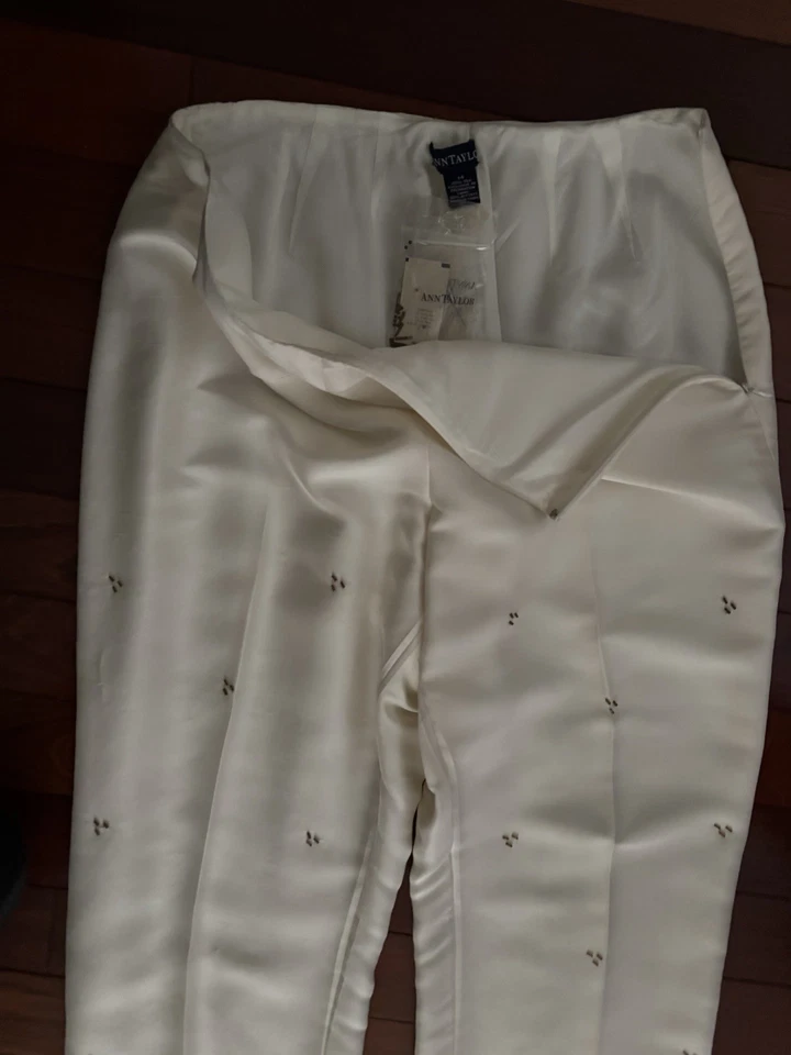 Pantalones Ann Taylor NUEVO CON ETIQUETAS 100 % seda talla 14 tiro alto cremallera lateral diseño de cuentas corneta Foto 3 de 4