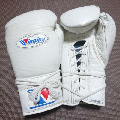 Winning Boxing Gloves 12oz White MS-400 Lace-up type from