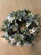 Frontgate Winter Magnolia & Lambs ear Wreath 28" wide x 9" deep-- BEAUTIFUL!!!