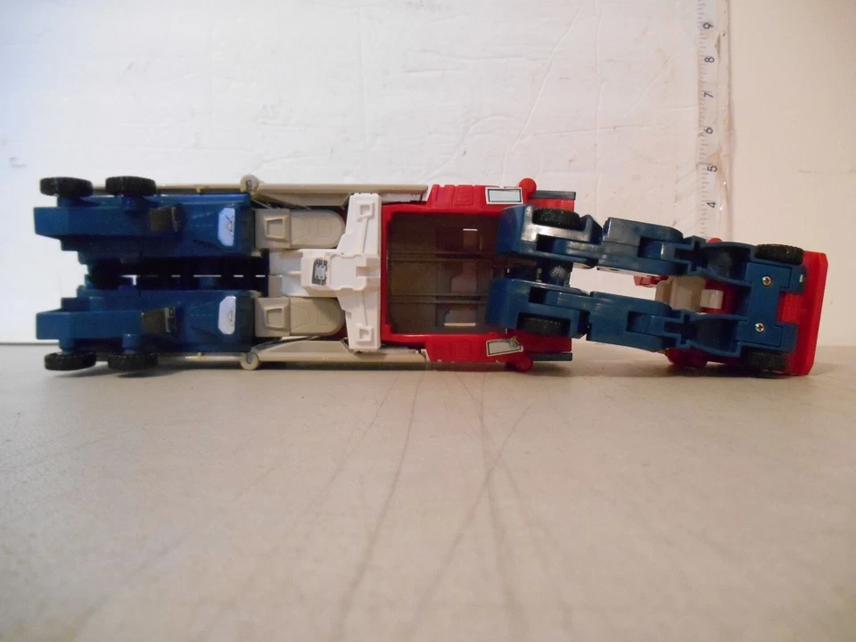 GI 1987 Optimus Prime Hasbro Transformer power masters Used - Image 4 of 4