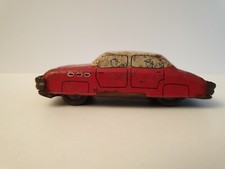 Voiture en tôle lithographiée