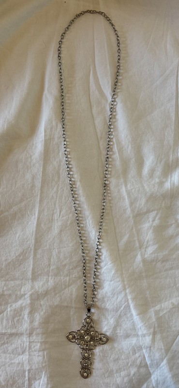 Clear Rhinestone Cross Pendant Silver Tone Necklace Fashion Jewelry