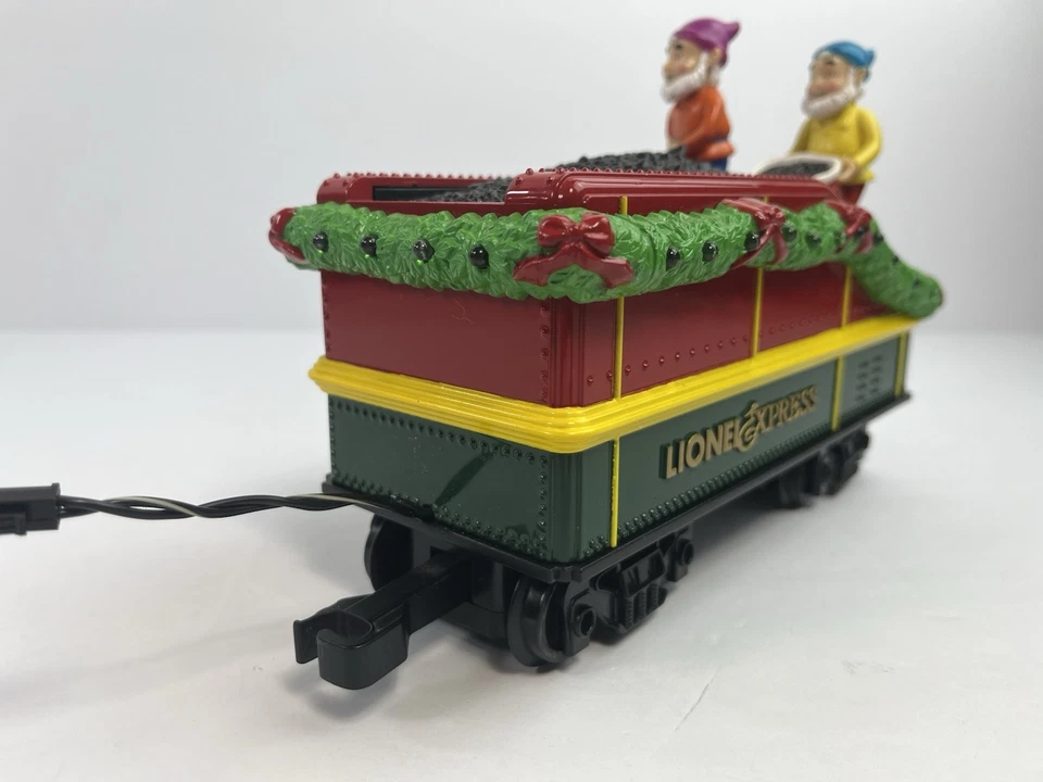 Lionel Holiday Christmas Tradition Express G-gauge Lighted Tender Elves 7-11102 - Image 2 of 4