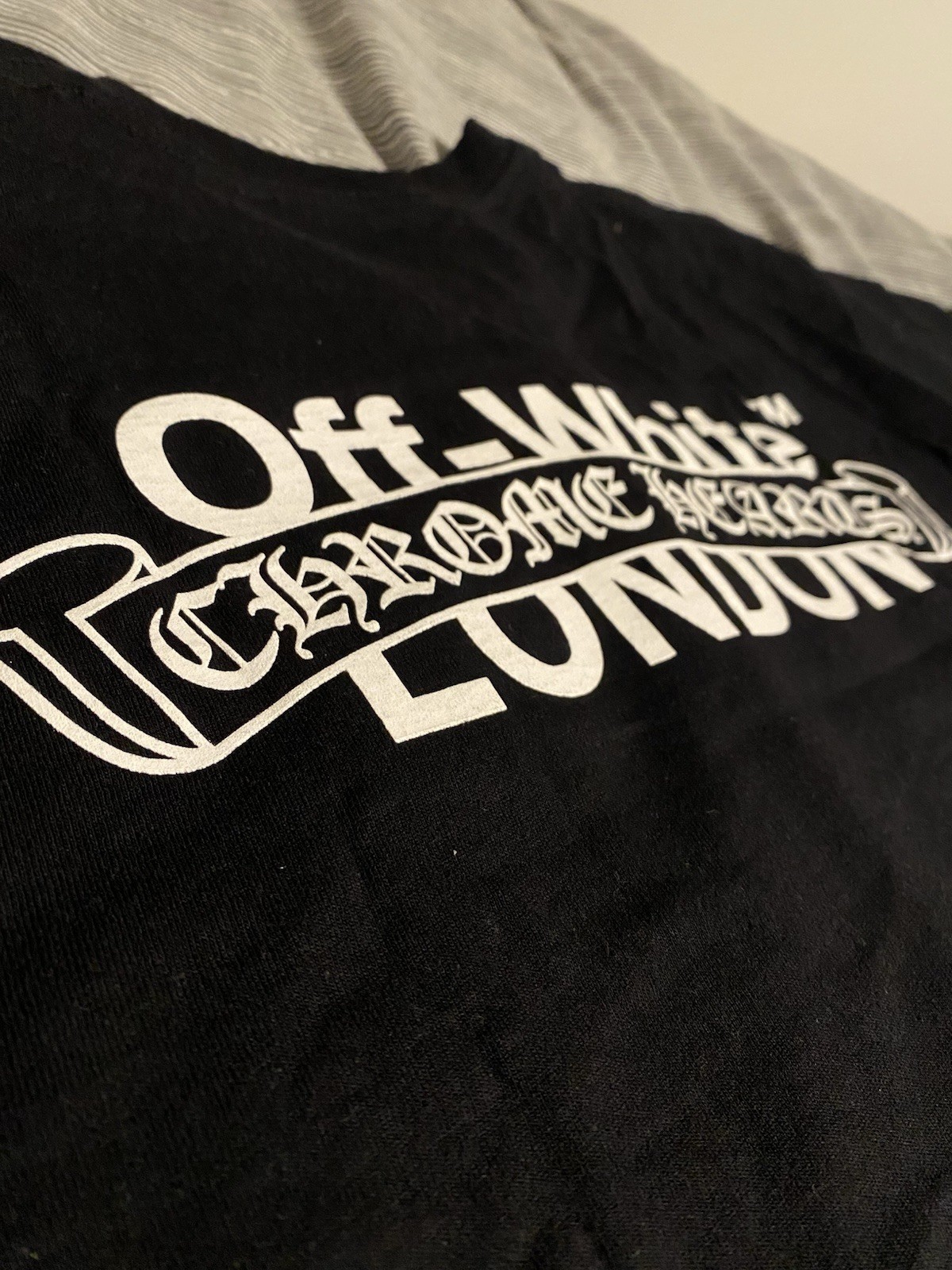 OFF WHITE T shirt Londra Chrome Hearts x Off White nera grande