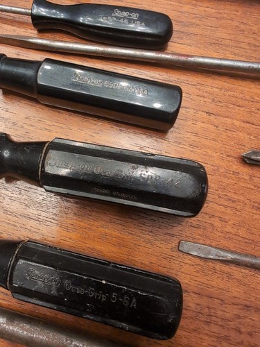 Snap-On Screwdriver Lot (10 Pieces) Long, Octo, Square Grip, Assorted Black Pick - Picture 9 of 17