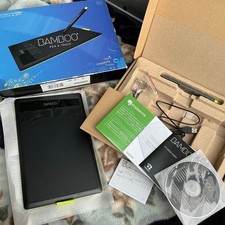 Wacom CTH470 Bamboo Pen and Touch Tablet Creative Pen Tablet for Artists