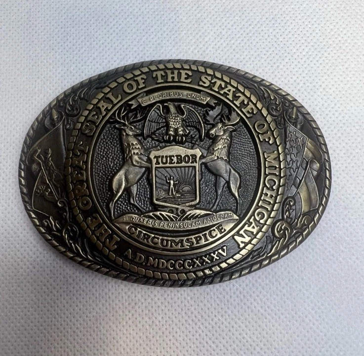 Tony Lama 4H Four Leaf Clover Oval Leather Belt Buckle 4-H Livestock Buckle | Montana Silversmiths main image 3