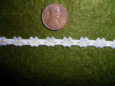 Vintage Embroidered Blue Daisy Braid - 2 Yards