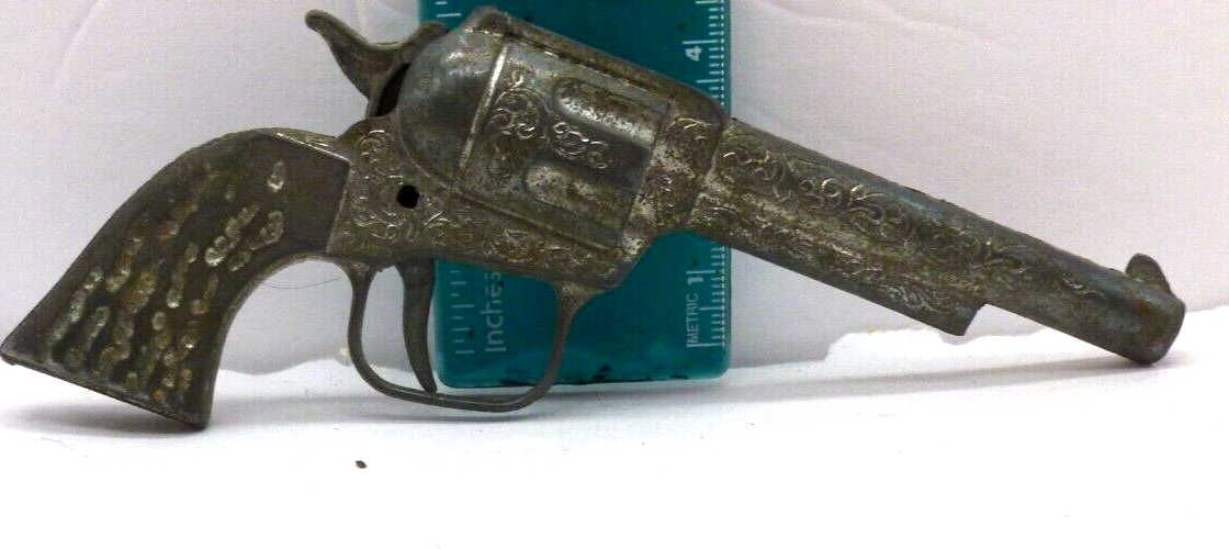 Rare Vintage Old Metal Gun Pewter COLLECTIBLE PISTOL Gun 5 inches in
