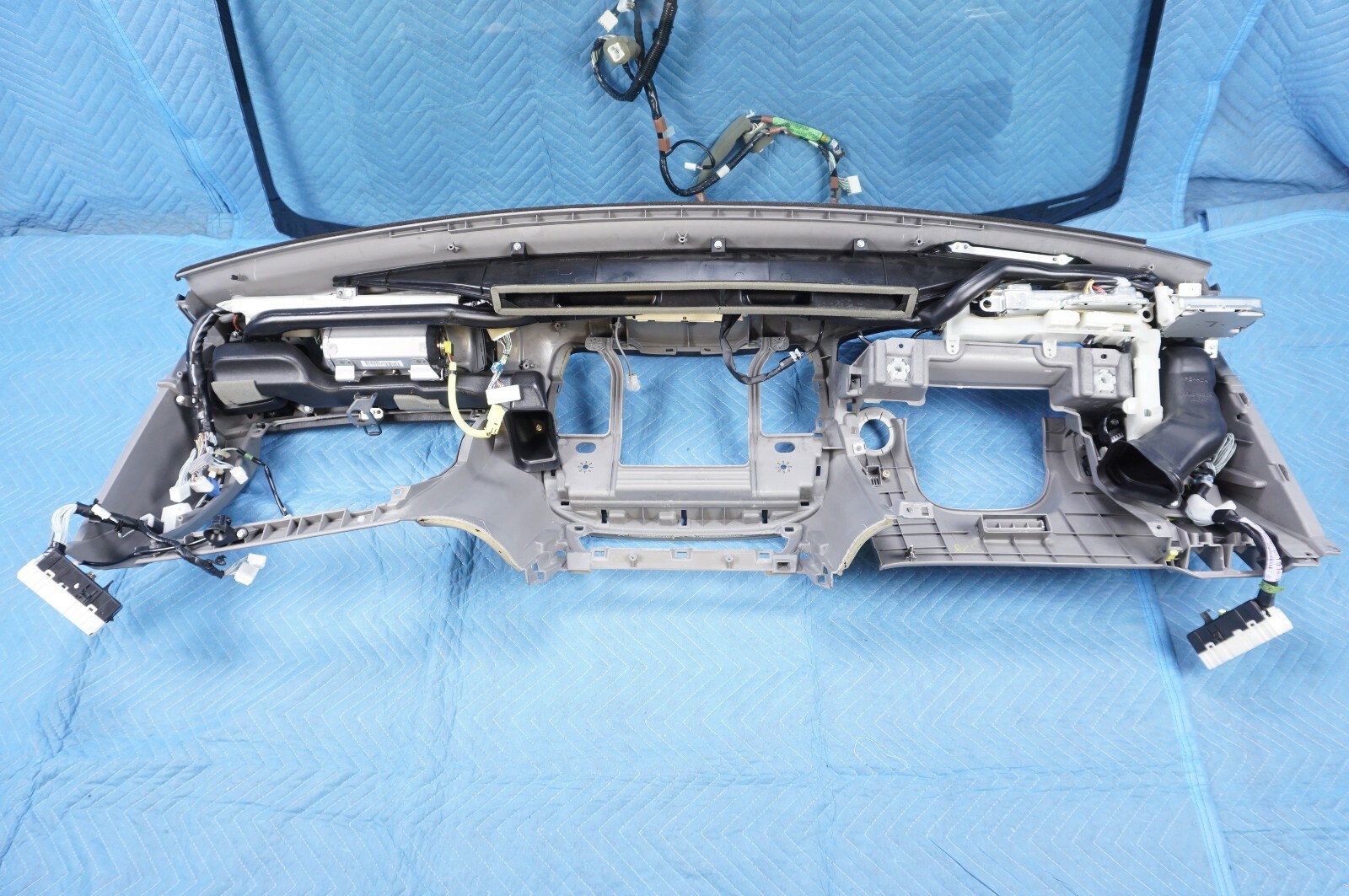 Lexus LX470 Night Vision System w/ Dashboard, Bumper & Windshield 2003