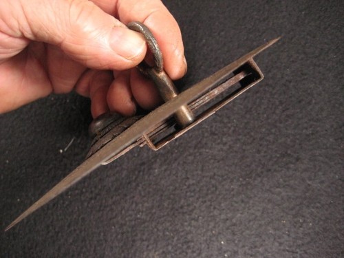 ANTIGUA CERRADURA JAPONESA ERA MEIJI (c. 1880) hierro forjado tansu con llave mon - Imagen 5 de 16