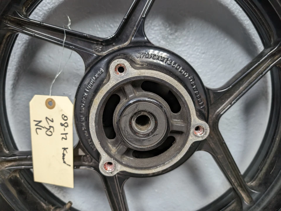 Llanta trasera recta y verdadera 17x3,50 3 Kawasaki EX250 Ninja 250R 2008-2012 Foto 2 de 4