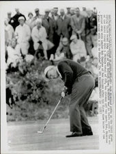 1963  Press Photo Golfer Jack Nicklaus Putts on Third Gole at British Open
