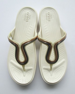 crocs dual comfort flip flops