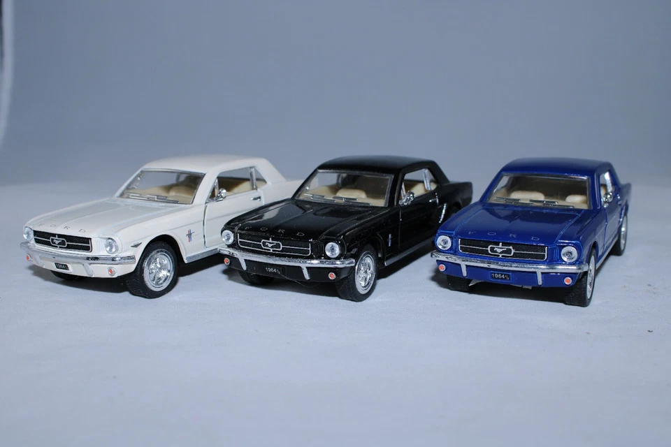Lot of 3 1964 Ford Mustang Diecast Model Cars 1:32 White, Black, Blue Open D. - Image 3 of 4
