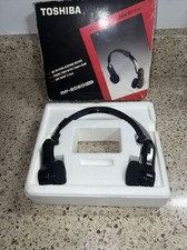 Vintage Toshiba RP-2020 Radio AM/FM Stereo Headphone Receiver Collapsing Antenna