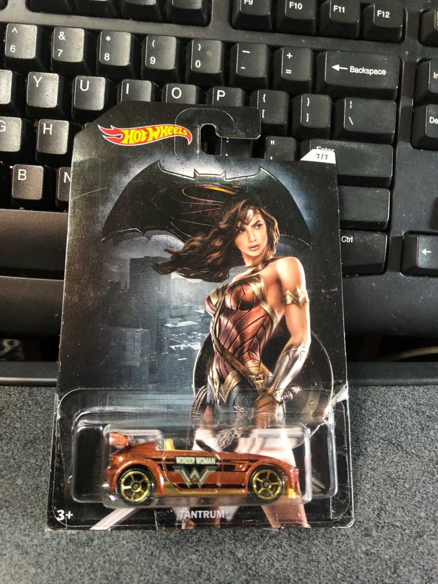 Hot Wheels Tantrum Wonder Woman &ndash; Batman Vs Superman &ndash; Edizione Walmart 2016