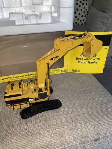Norscott 55098 Cat 5110B Excavator w/ Metal Tracks, Mint Model Box VG - Picture 10 of 11