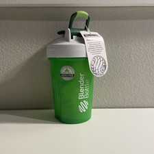BlenderBottle Classic Protein Shaker Genuine 20 oz Bottles Green And White Lid