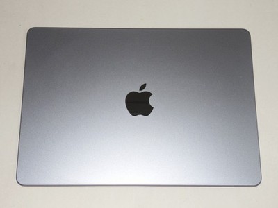 Apple MacBook Air 13'' 2022 M2 16GB RAM 256GB SSD, 5 Ladezyklen