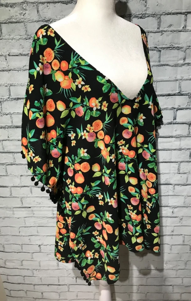 Xhilaration, L, Negro Estampado Floral Manga Corta con Pompones, Cubierta de Natación, Tropical Foto 3 de 4