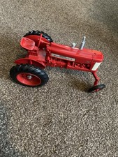 Ertl 1:16 Farmall 350 Traktor rot creme Made ...
