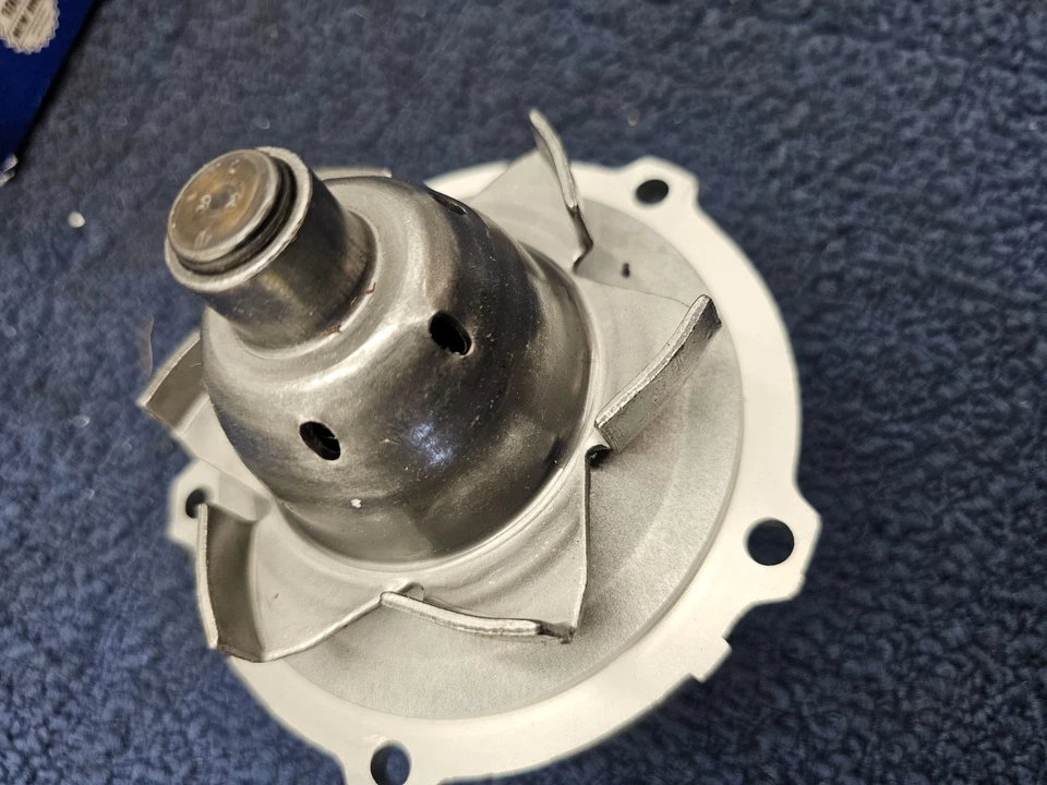 Bomba de agua del motor T1172 para Buick Terraza Chevrolet Malibu Uplander 2006 Foto 4 de 4