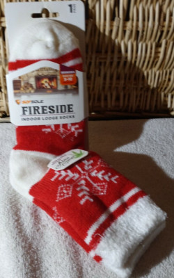 Sofsole Fireside Indoor Lodge Socks Red Snowflake Size 5-10-Brand New-SHIP 24HRS
