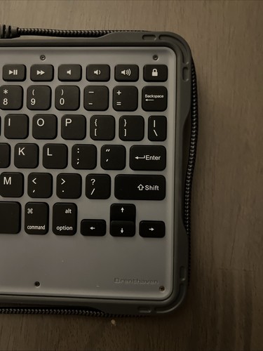 Brenthaven Gray and Black Tablet Keyboard Slim Portable Design iPad Compatible - 第 4/8 張圖片