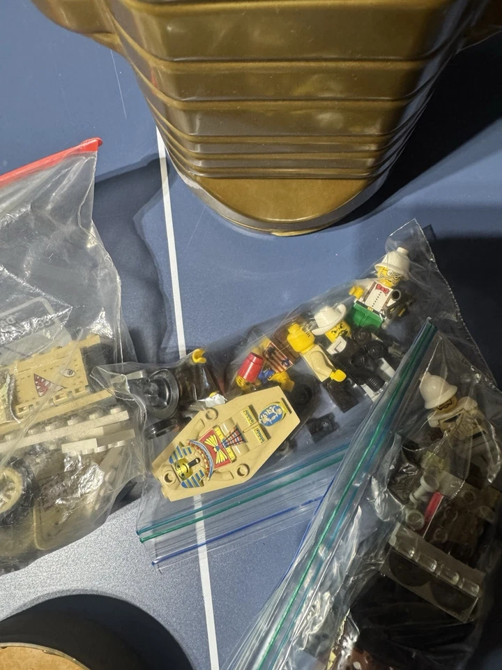 LEGO Adventurer: Treasure Raiders con contenedor de almacenamiento de momias Foto 3 de 4