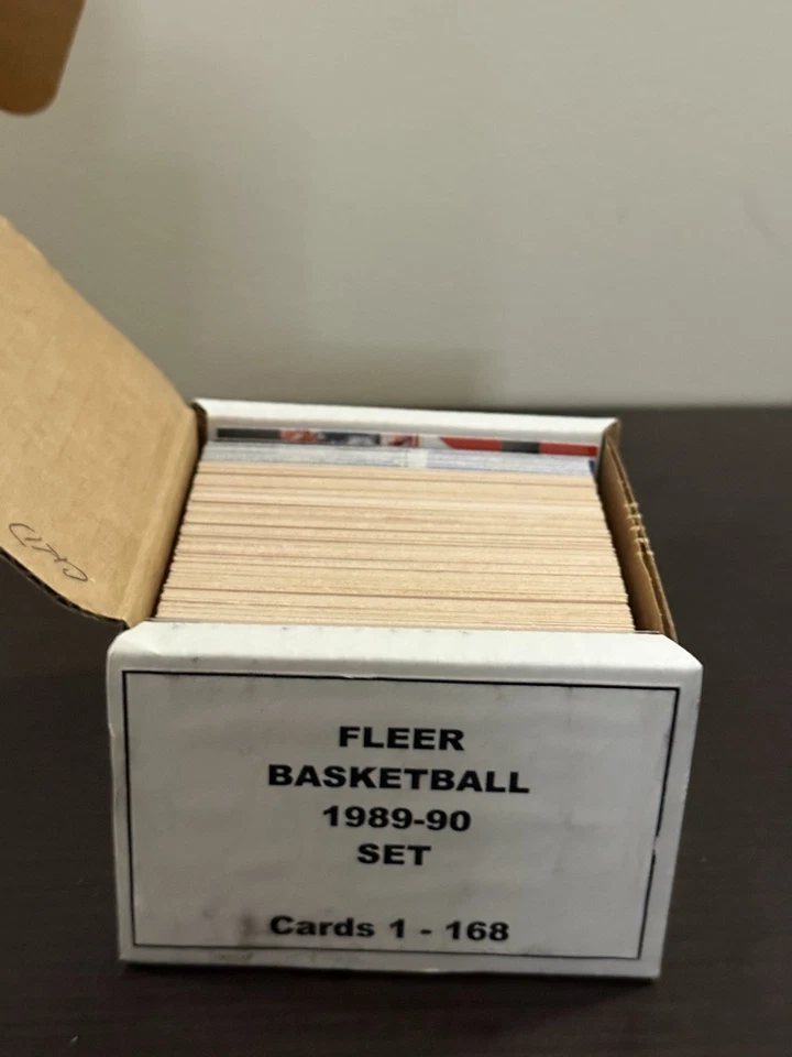Juego de baloncesto Fleer 1989-90 (1-168) y juego de pegatinas Fleer (1-11) Michael Jordan Foto 3 de 3