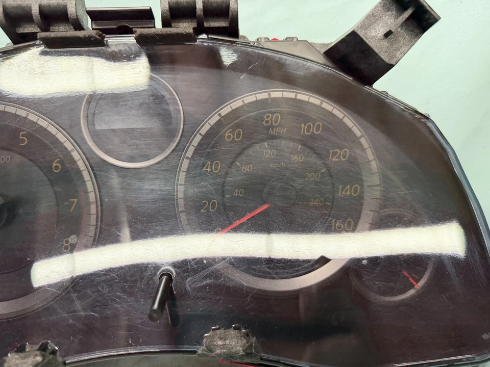 2005 Infiniti G35 Instrument Cluster UNTESTED FOR PARTS - Image 4 of 4