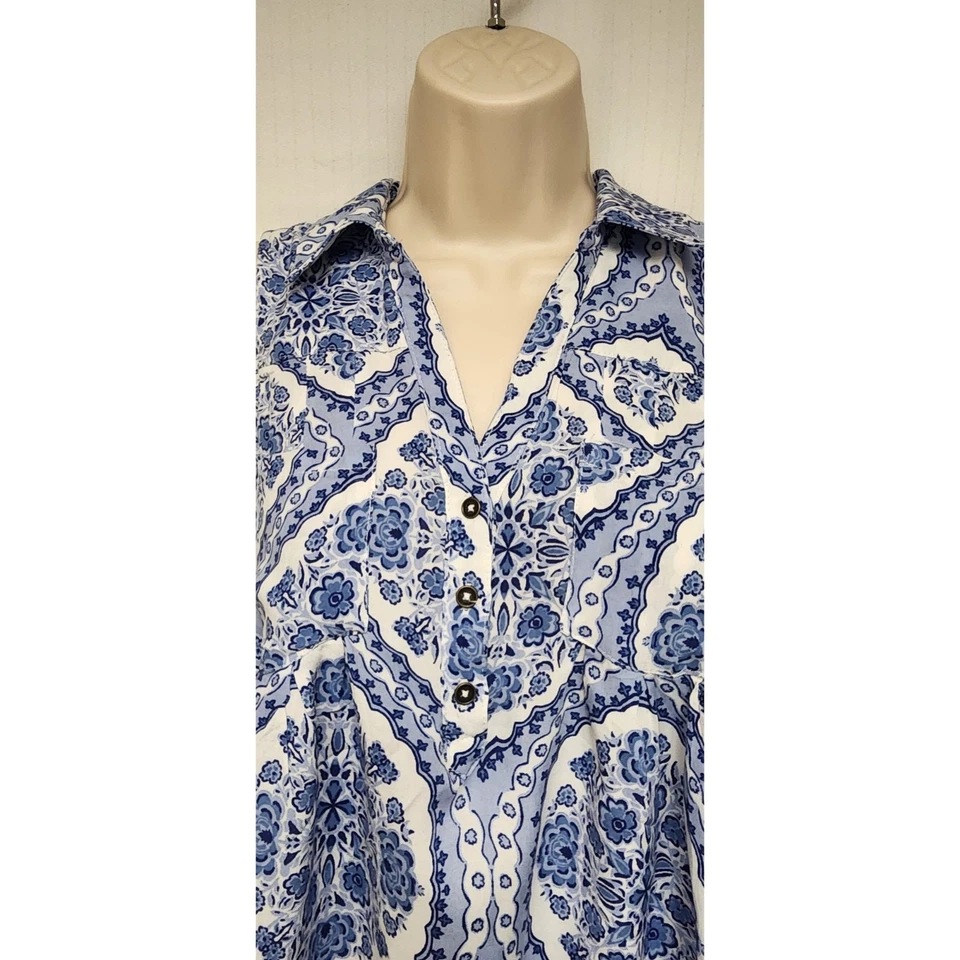 Motherhood Maternity Sleeveless Blouse Shirt Top Color Blue/White Size Small - Image 4 of 4