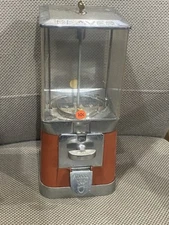 Vintage early .10 Beaver Gumball Vending Machine. 60’s 70’s Gumball Machine KEY