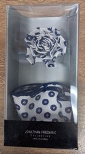 jonathan frederic collection lapel pin and hanky pocket square set