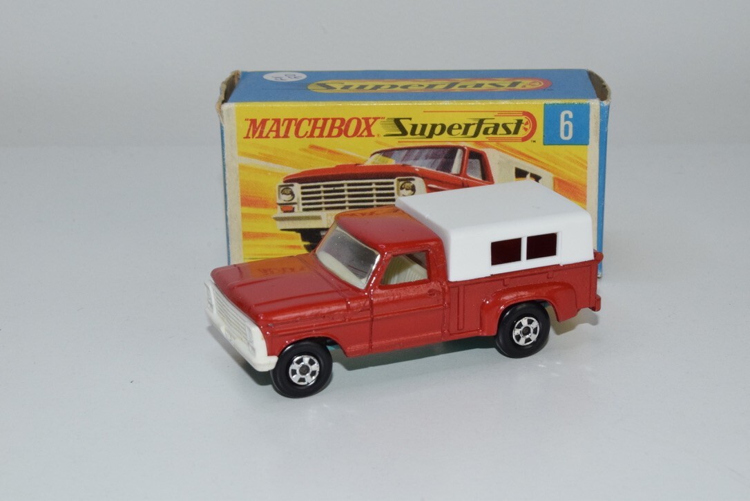 B8 1:60 3INCH 3 INCH MATCHBOX LESNEY 6 FORD PICKUP RED GREEN BASE