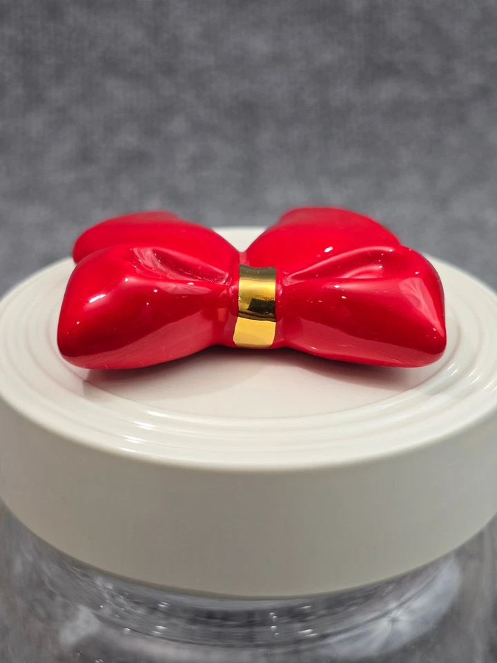 Nora Fleming Mini Wrap It Up A238 Red Bow - Image 3 of 4