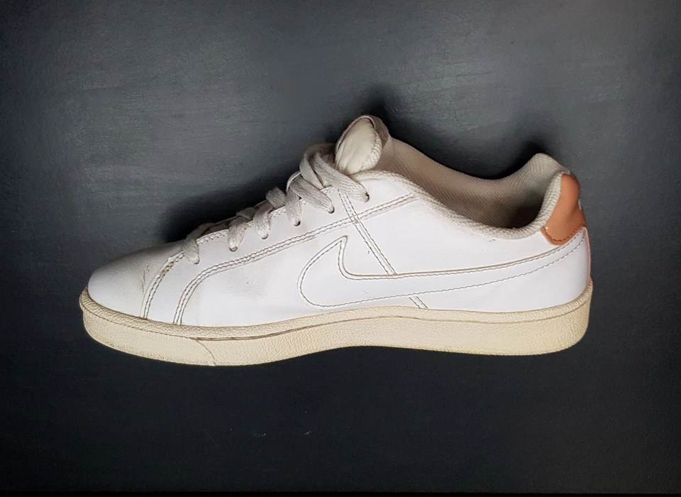 NIKE COURT ROYALE SIZE 5.5UK EUR39 WOMENS GIRLS WHITE LOW TOP TRAINERS SHOES - Image 3 of 4