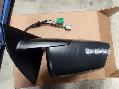 NEW OEM GM Passenger Side Door Mirror w/ Signal Primed 25883678 Acadia 2009-2012