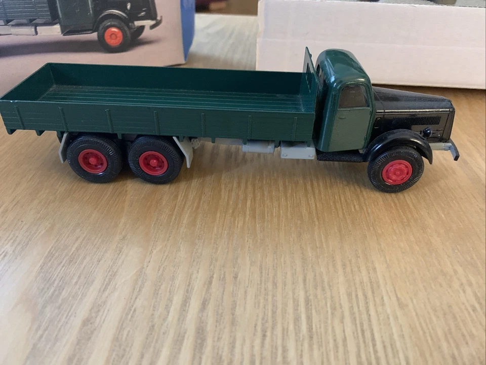 Conrad Volvo Truck 1949/51 1/43 #LV293C2 LF - Image 3 of 4