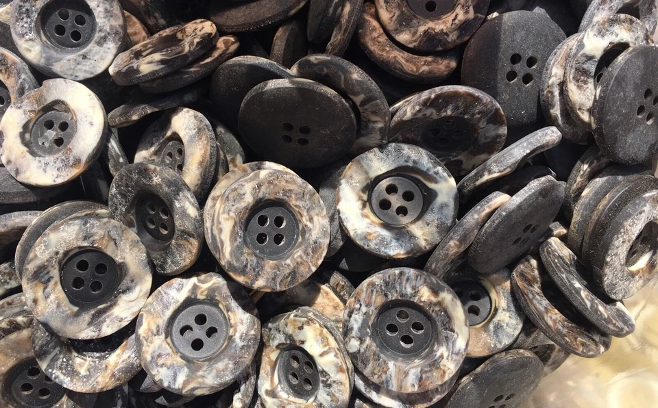 Искусственный камень блейзер/куртка кнопка коричневый/натуральный оттенок 23/мм 7/8» 4 отверстия - Изображение 2 из 2