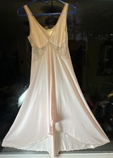Vintage 60  s TEXSHEEN NYLON LACE HI-LO PALE PINK LINGERIE LOVELY NIGHTGOWN S