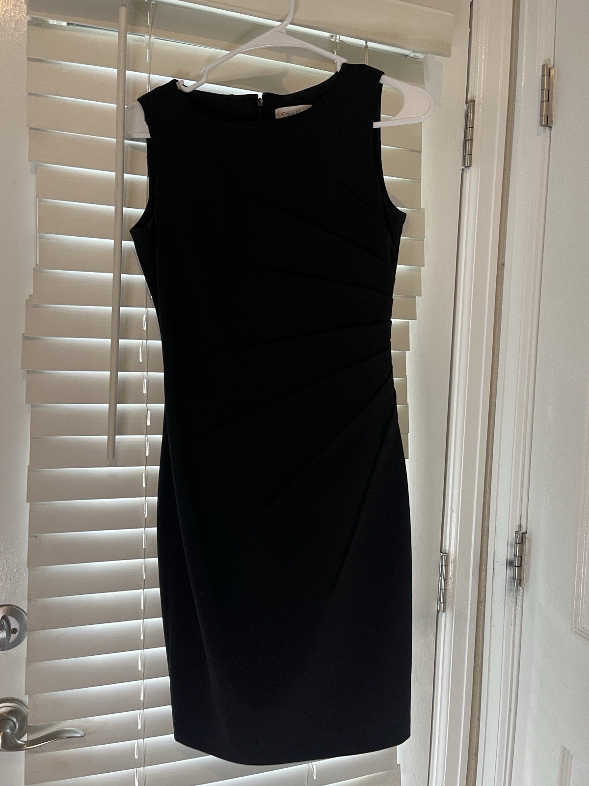 Calvin Klein Black Sleeveless Sheath Dress Round Neck Knee Length 4P
