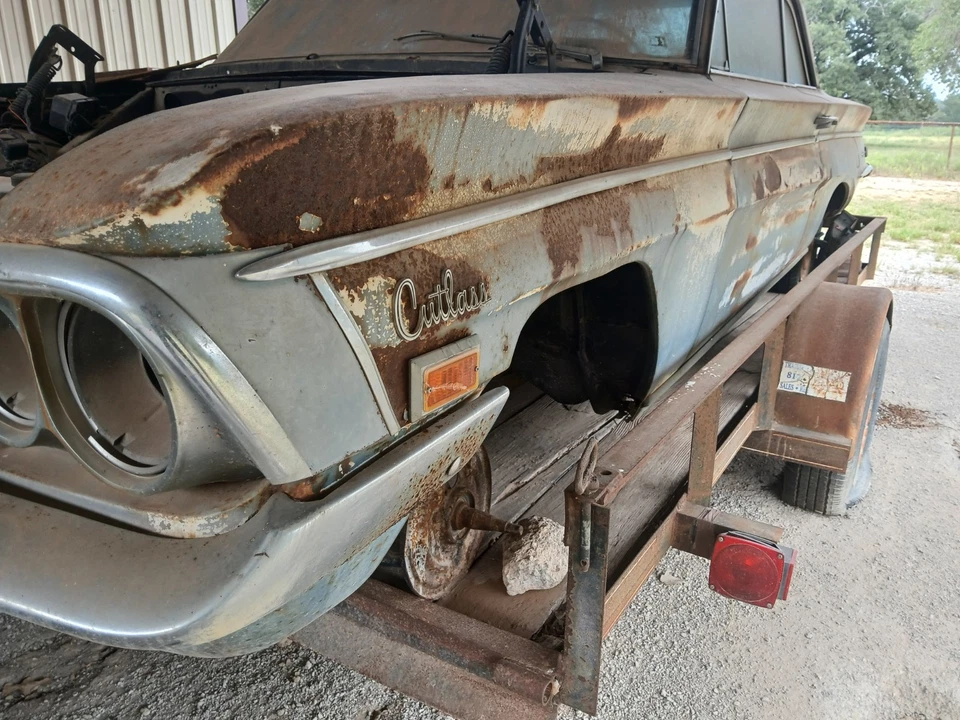 1962 Cutlass F85 MAKE OFFER  - Image 4 of 4