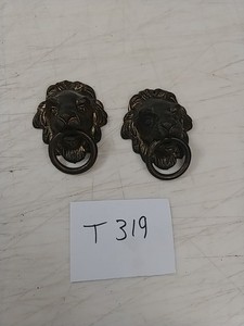 INGRAHAM MANTLE CLOCK KNOCKER STYLE LIONS HEAD SIDE DECORATIONS