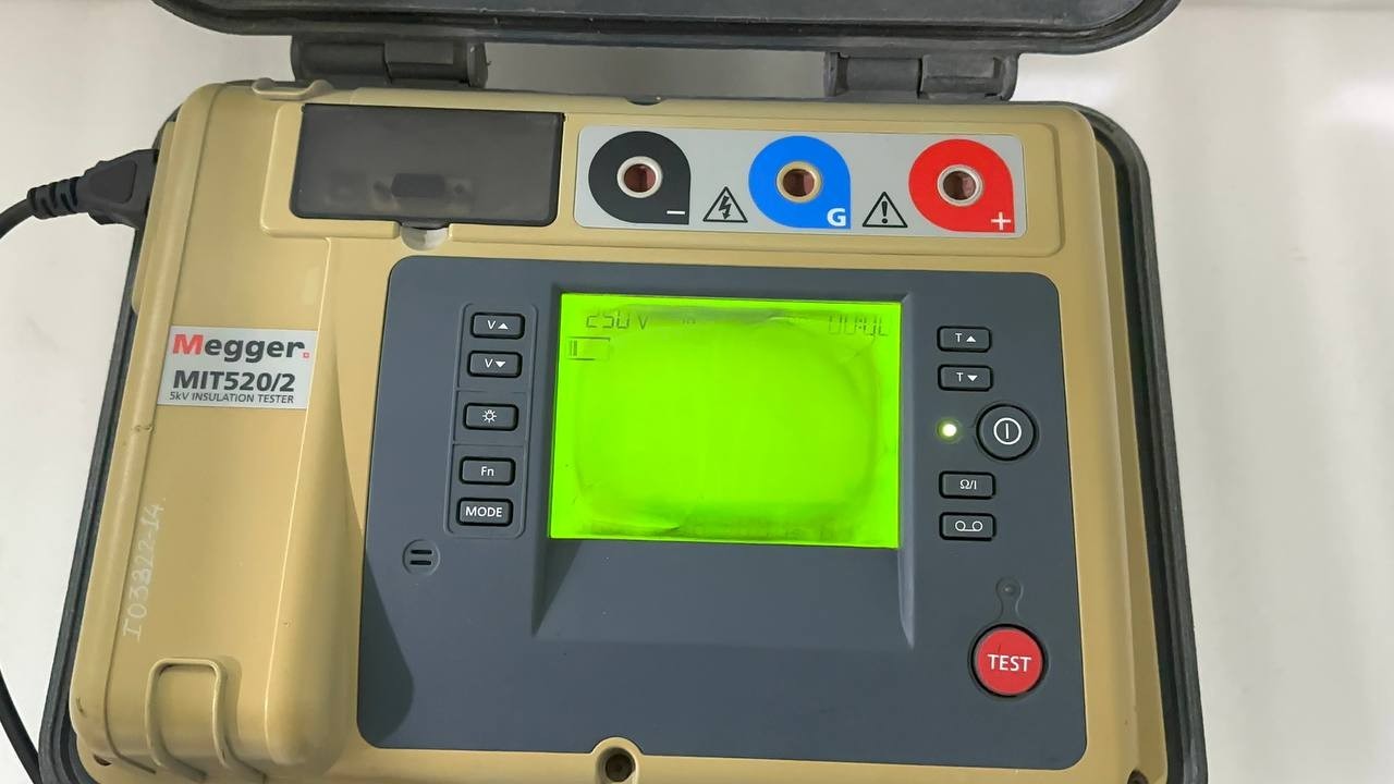 MEGGER MIT520/2 5KV INSULATION TESTER (NO ACCESSORIES)