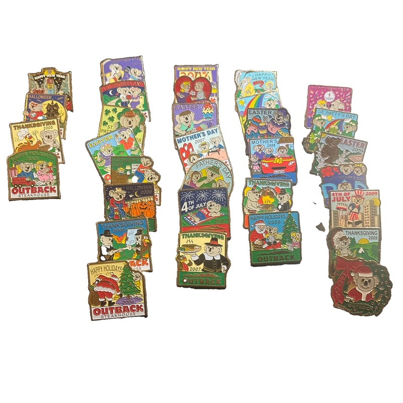 Outback Steakhouse Restaurant Lapel Pins Lot Of 32 Holiday Pins - 2005-2009