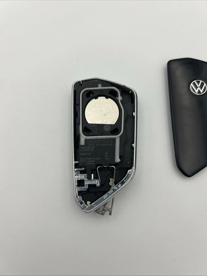VW VOLKSWAGEN KEYLESS REMOTE SMART KEY NBGFS19 OEM. - Image 4 of 4