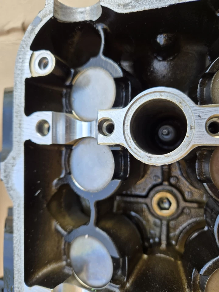 culata triumph speed triple 955i, t1150018 Foto 3 de 4